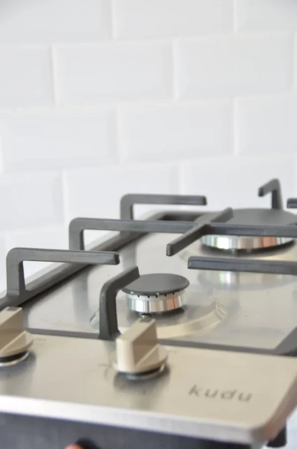 D_NQ_NP_2X_617377-MLU76566020900_062024-F Anafe a gas acero 2 hornallas Kudu KU-AG301-SS color plateado