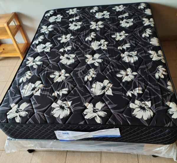 WhatsApp Image 2025-06-02 at 15.53.01 (1) Conjunto sommier Soñado - Todas las medidas - Resortes.