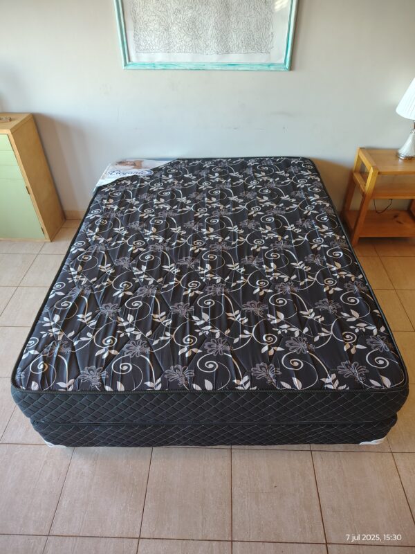 WhatsApp Image 2025-07-08 at 11.01.21 (1) Conjunto sommier Mistral - Todas las medidas - Espuma alta densidad.