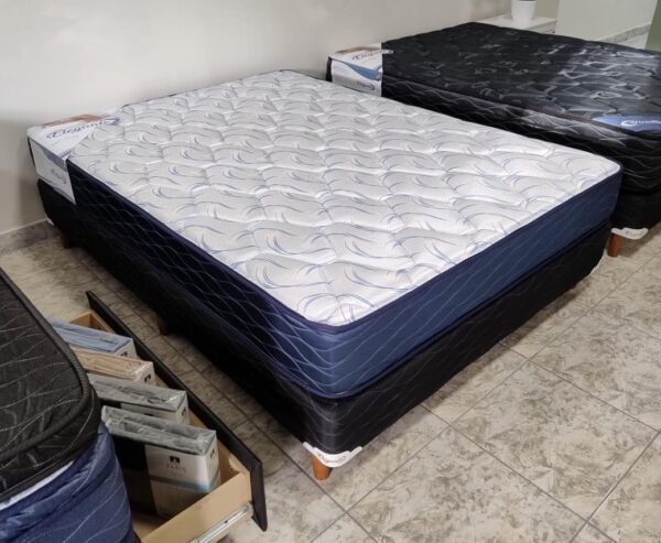 11. Conjunto Sommier Imperial 140x190 - espuma alta densidad ( Color blanco-azul )