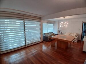Cortinas zebra o eclipse.